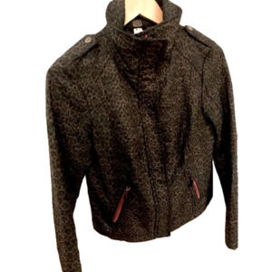 𝅺FREE People, We the Free women’s jacket size 6. Black, gold and red.